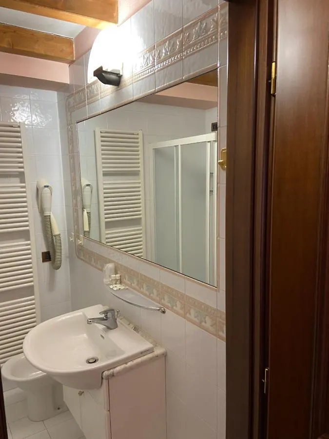 Hotel La Piazzetta Vidiciatico 3*,  Italia