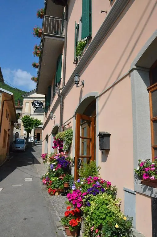 Hotel La Piazzetta Vidiciatico 3*,